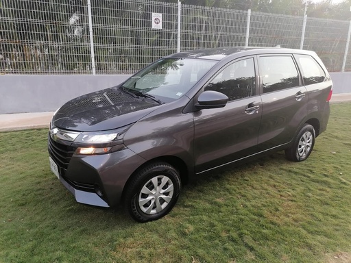 [AVZg] Toyota Avanza Gris